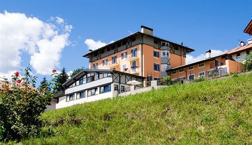 Residenza Bagni & Miramonti Aparthotel Cavalese Buitenkant foto